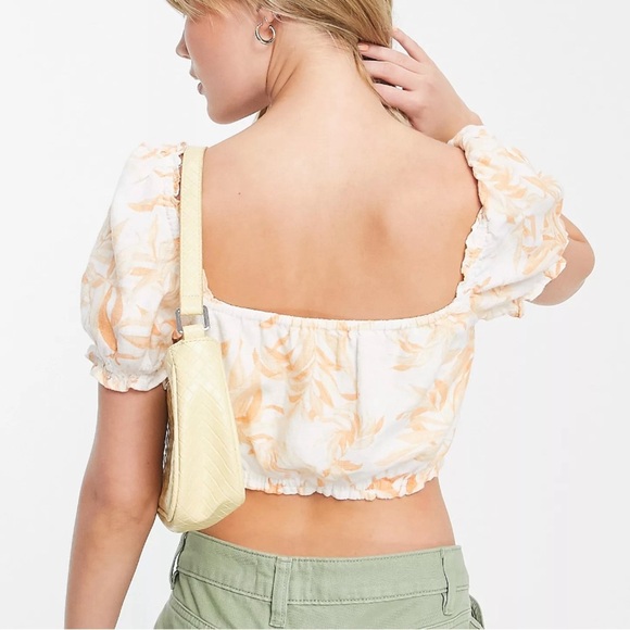 Orange & White Abercrombie Crop top, size Medium NWT! - Picture 2 of 5